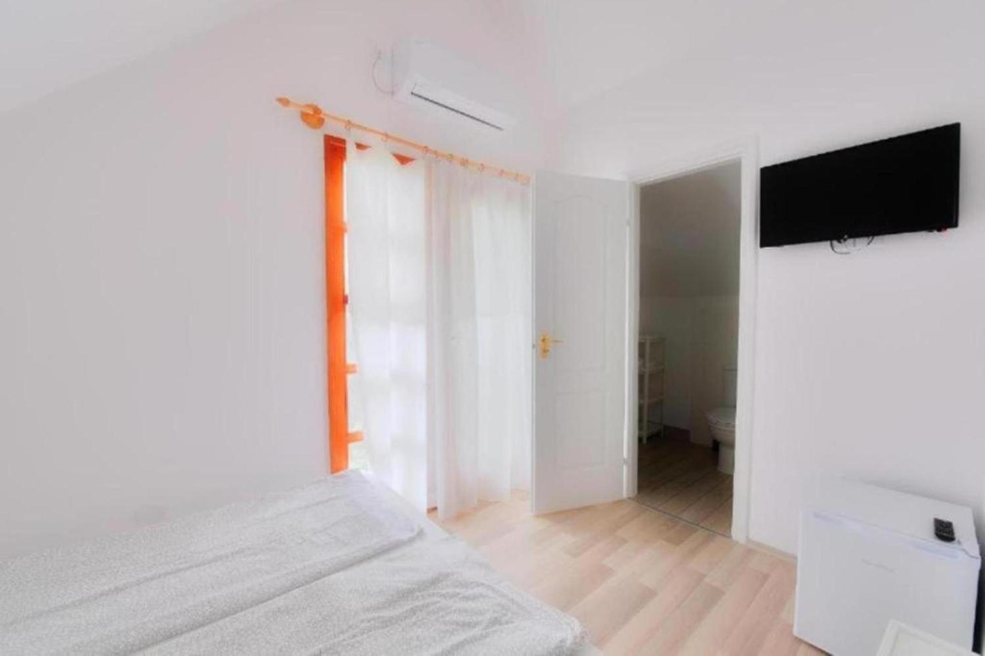 Oliver Inn Balatonlelle Exterior photo